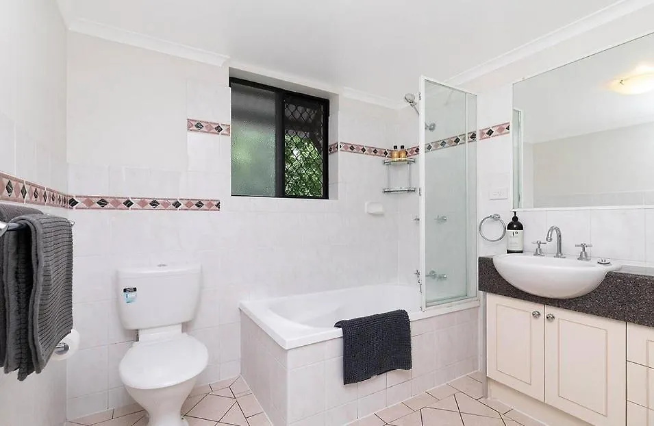 Daire Central Unit With Everything At Your Fingertips Brisbane