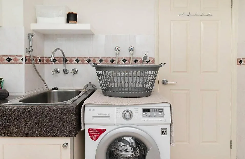 Daire Central Unit With Everything At Your Fingertips Brisbane